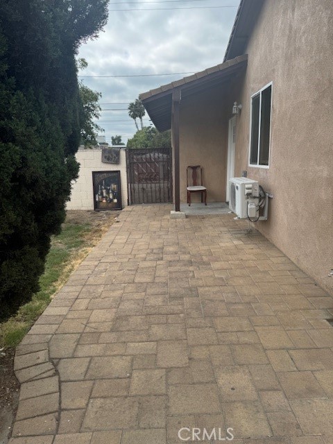 11301 Collett Avenue, Unit 1/2 Granada Hills, CA 91344 - Photo 13 of 19