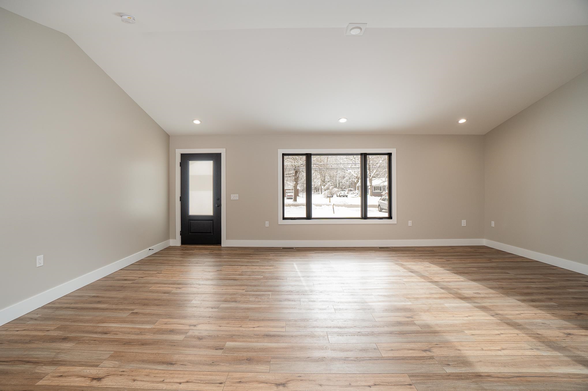 2423 East Ashby Road Midland, MI 48640 - Photo 12 of 43
