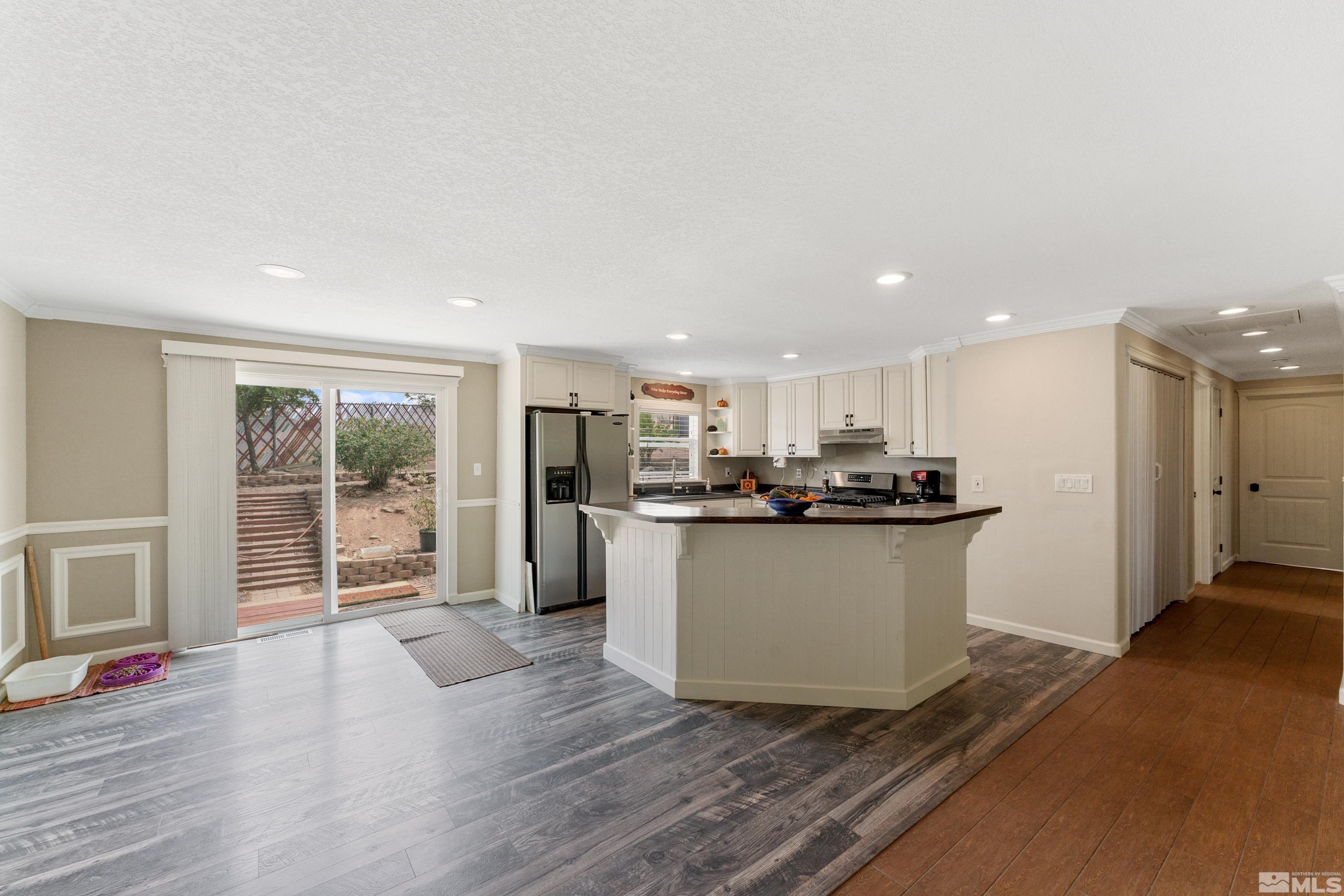 8140 Seneca Drive Reno, NV 89506 - Photo 3 of 39 Photo 3