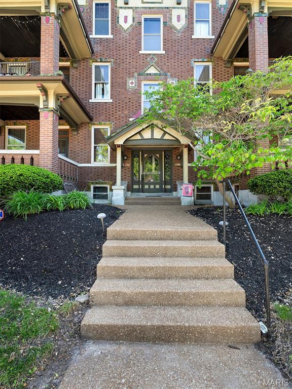 3548 Victor Street, Unit 2W St. Louis, MO 63104 - Photo 2 of 26