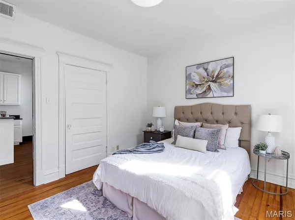 $249,000 | 3548 Victor Street, Unit 2W, St. Louis, MO 63104