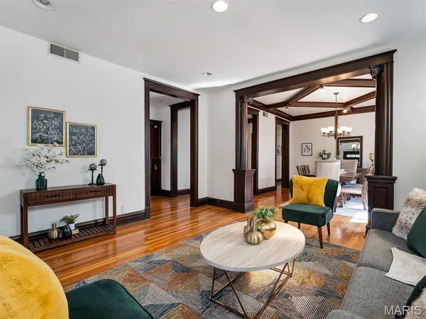 $249,000 | 3548 Victor Street, Unit 2W, St. Louis, MO 63104