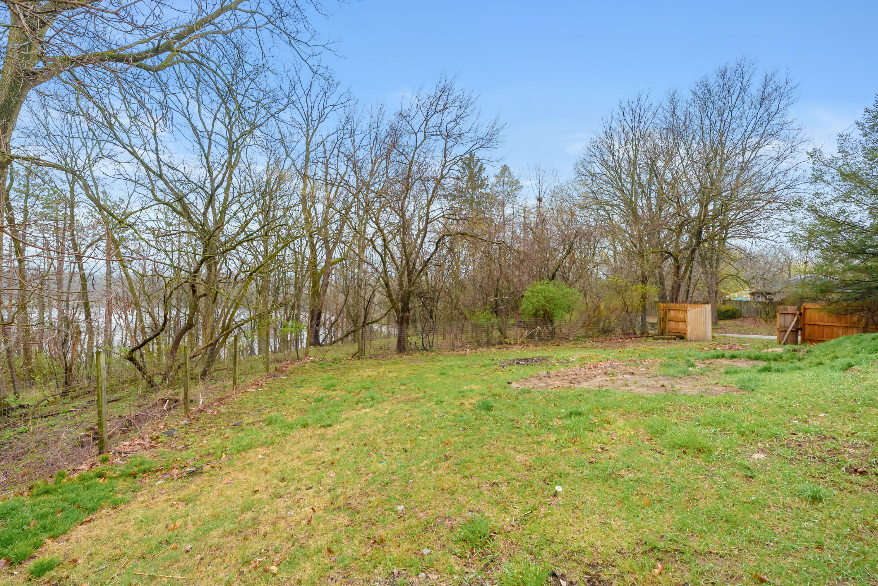 2356 Mt Olivet Road Kalamazoo, MI 49004 - Photo 12 of 24 Mt Olivet Rd 2356 Kalamazoo 49004-16