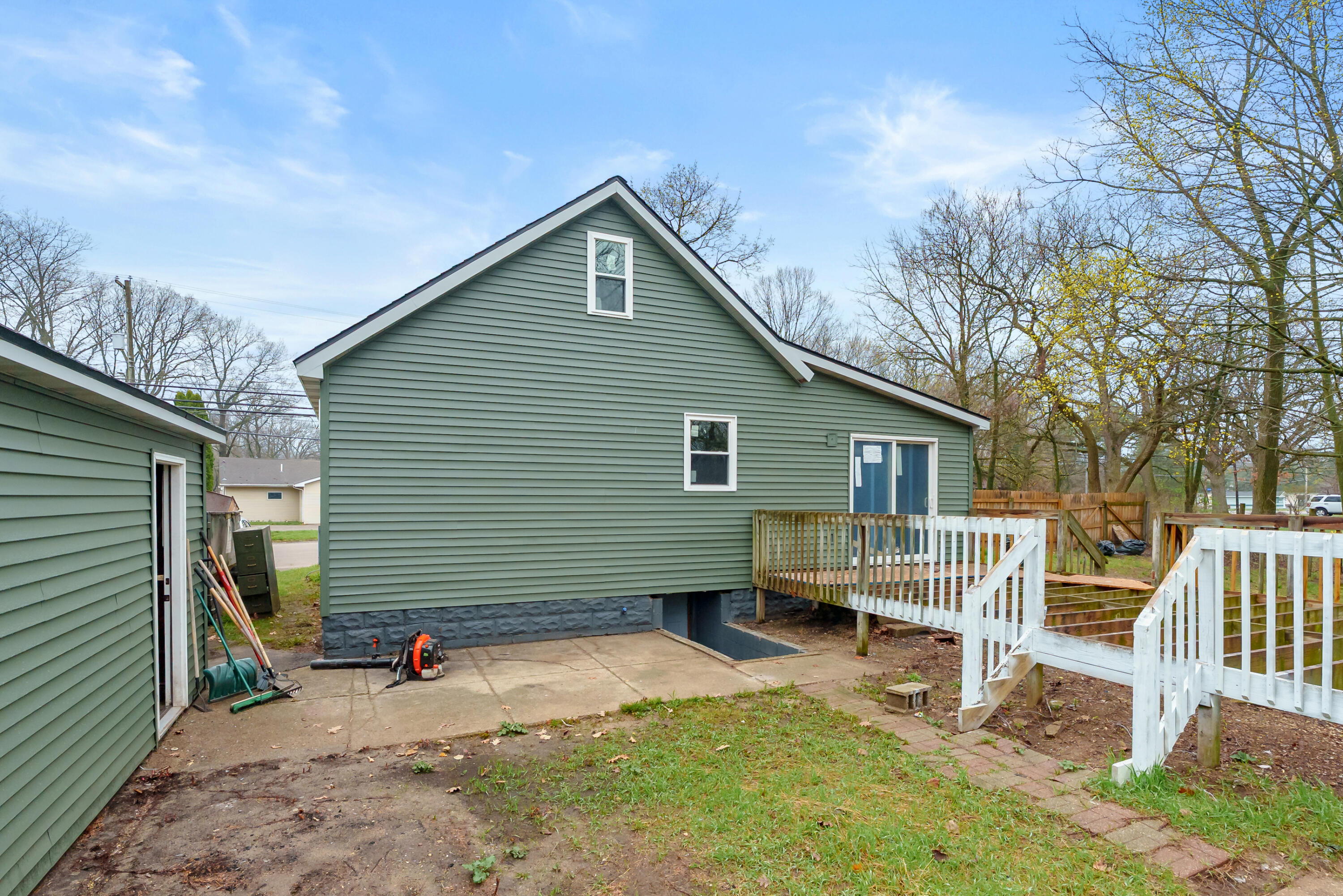 2356 Mt Olivet Road Kalamazoo, MI 49004 - Photo 5 of 24 Mt Olivet Rd 2356 Kalamazoo 49004-18