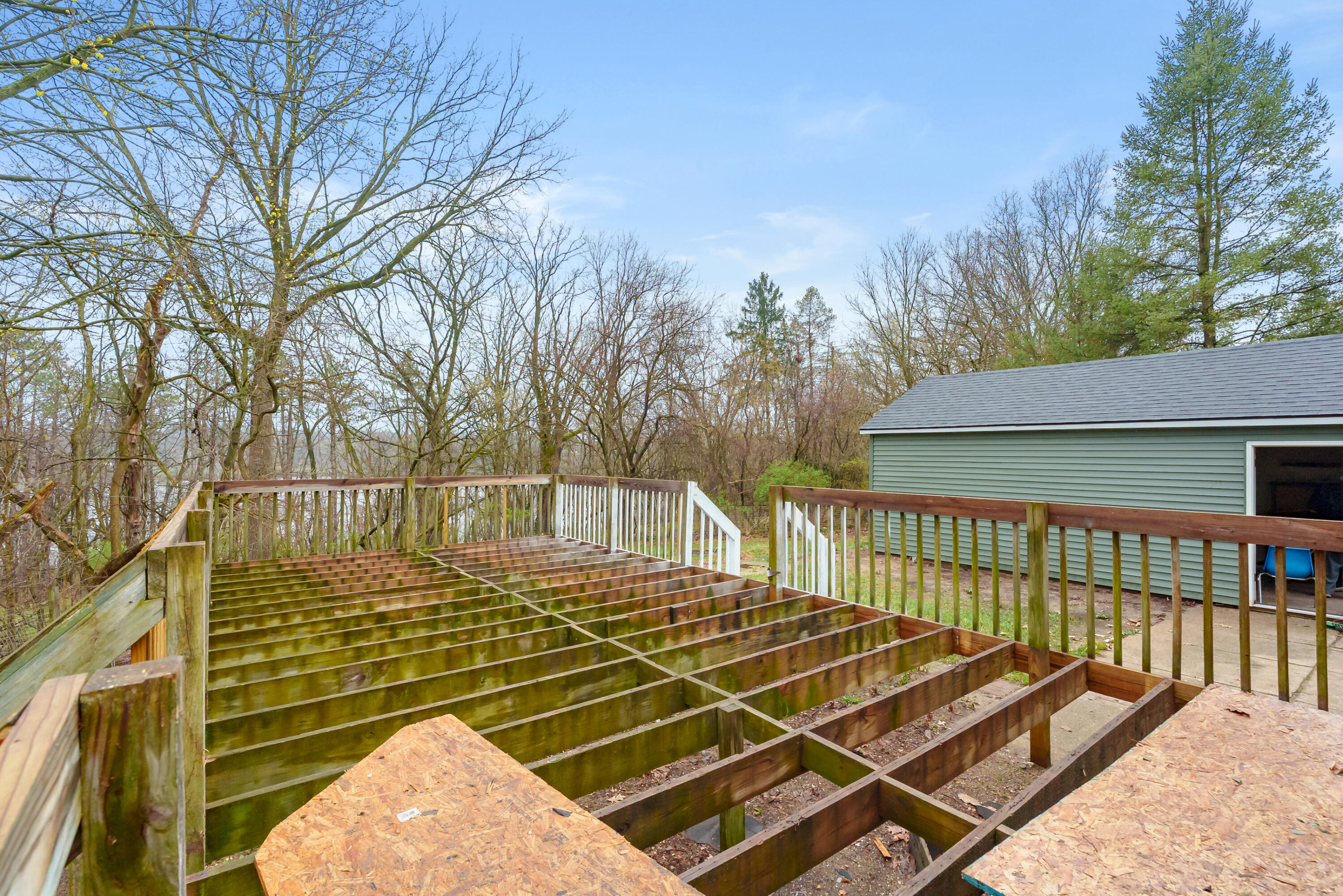 2356 Mt Olivet Road Kalamazoo, MI 49004 - Photo 8 of 24 Mt Olivet Rd 2356 Kalamazoo 49004-15