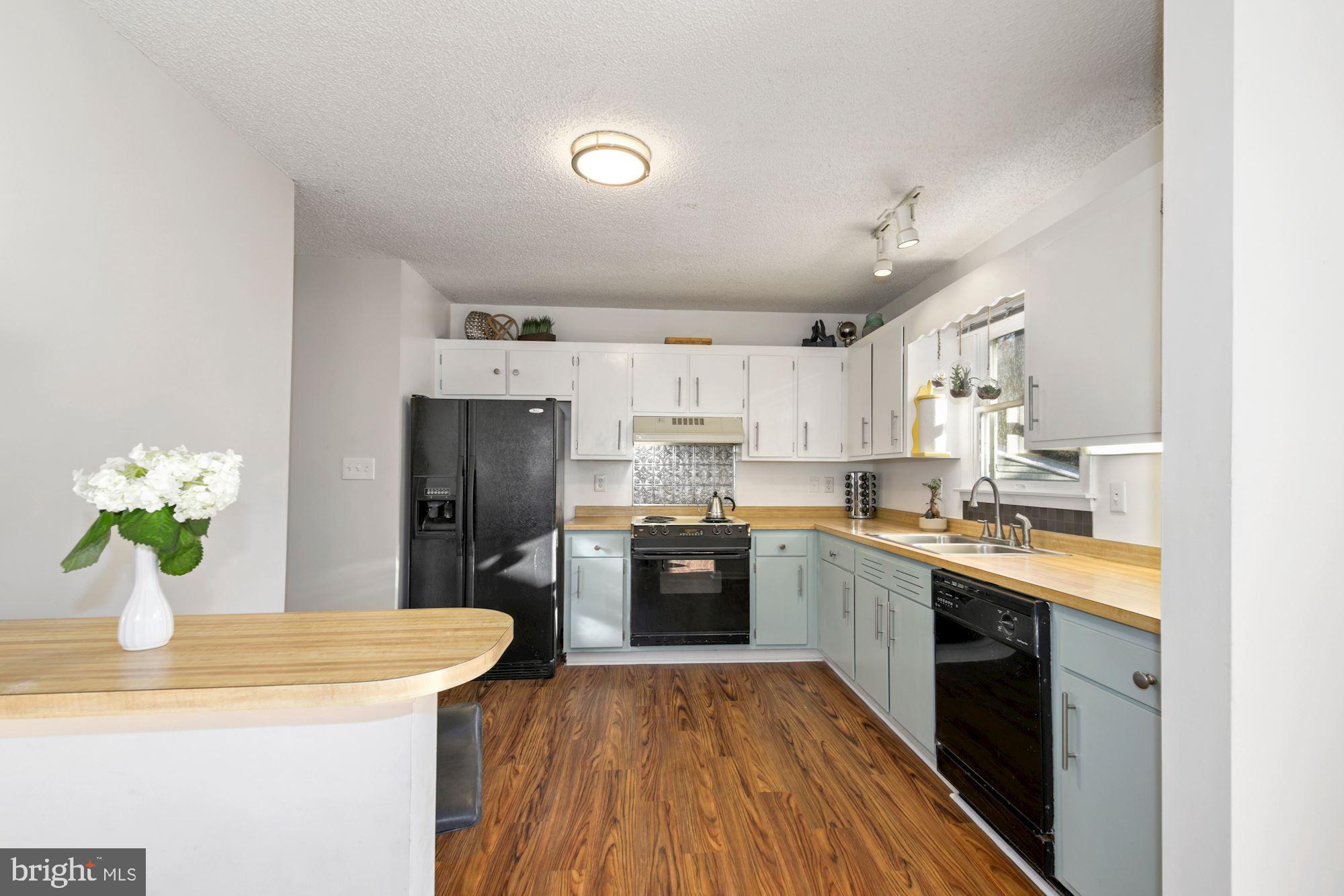 3 Canal Road Ocean Pines, MD 21811 - Photo 10 of 31 Kitchen Island