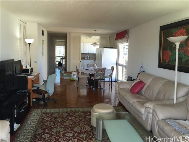 LIVING ROOM FROM LANAI