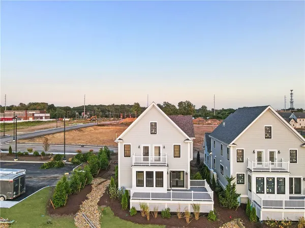 $1,149,000 | 132 East Pt Drive, Rumford, RI 02916
