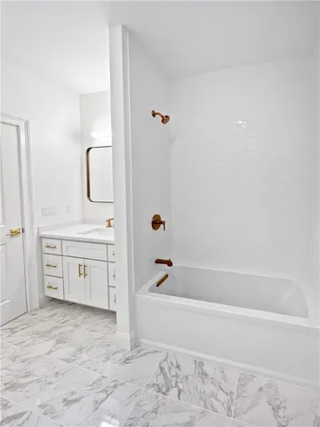 $1,149,000 | 132 East Pt Drive, East Providence, RI 02914