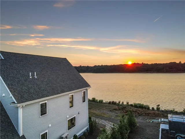 $1,149,000 | 132 East Pt Drive, East Providence, RI 02914