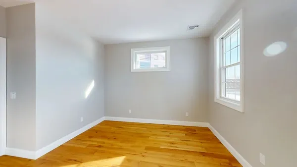 $1,149,000 | 132 East Pt Drive, Rumford, RI 02916