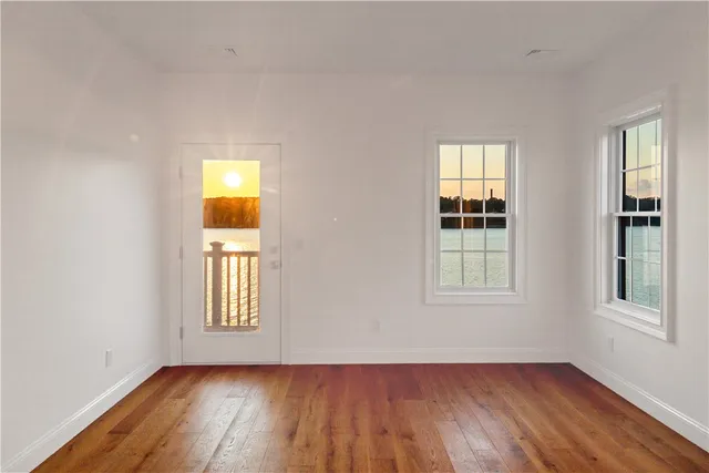 $1,149,000 | 132 East Pt Drive, East Providence, RI 02914