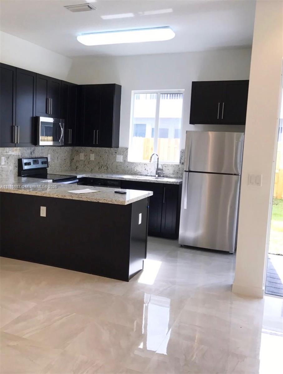 17523 Southwest 153rd Court Miami, FL 33187 - Photo 5 of 20