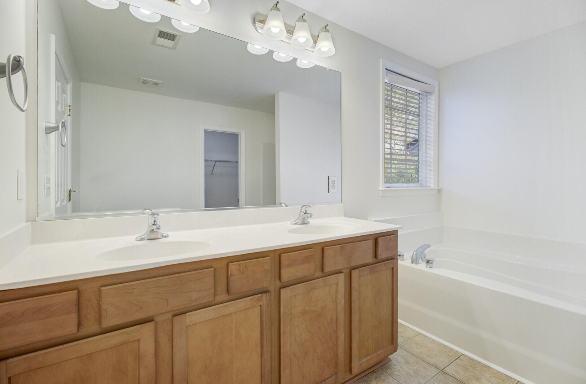1503 Dockside Court Hanahan, SC 29410 - Photo 21 of 34 26_26_mls