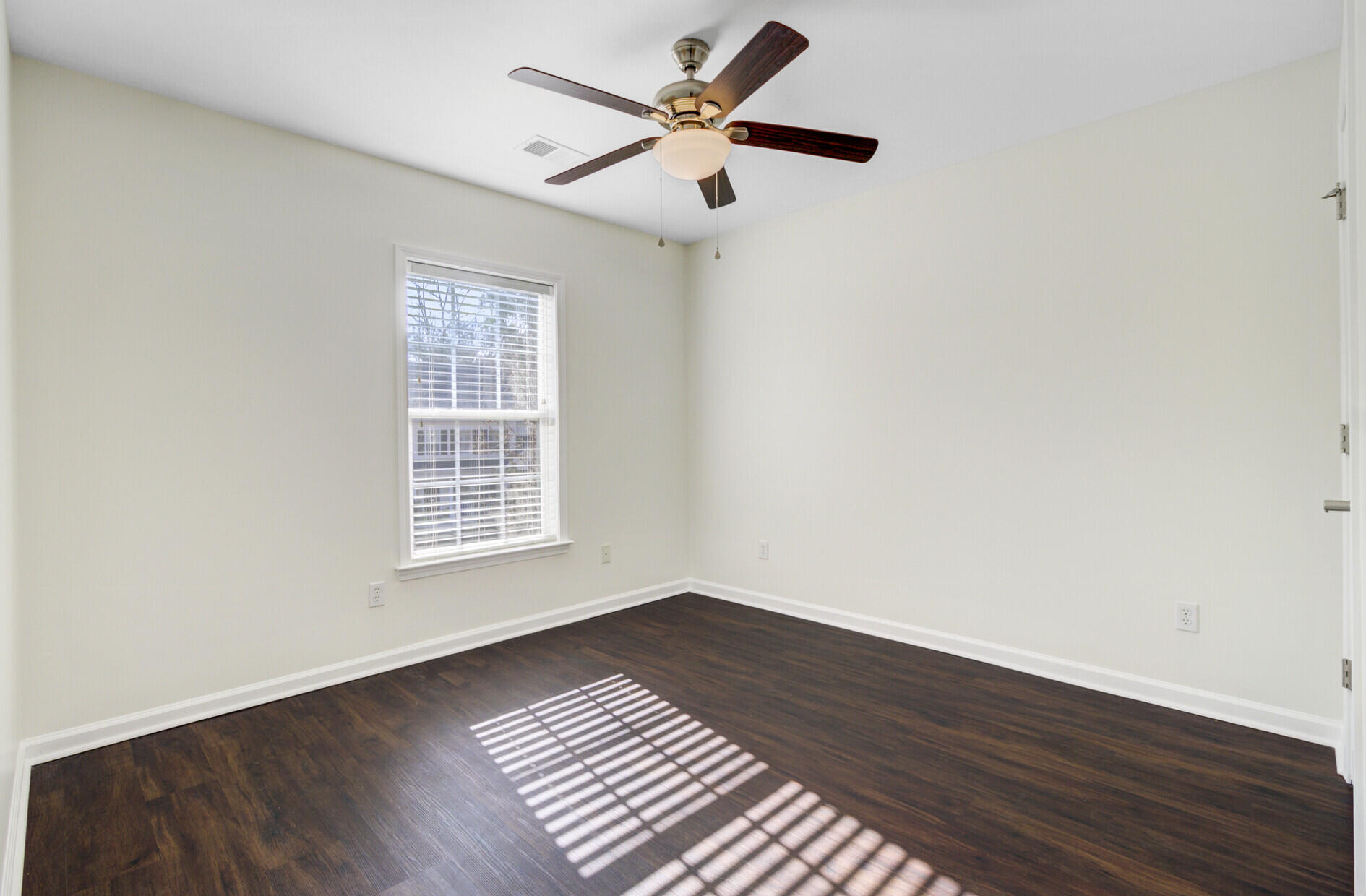 1503 Dockside Court Hanahan, SC 29410 - Photo 23 of 34 28_28_mls