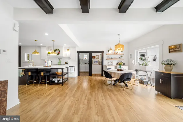 a en suite bathroom with a sink and a mirror