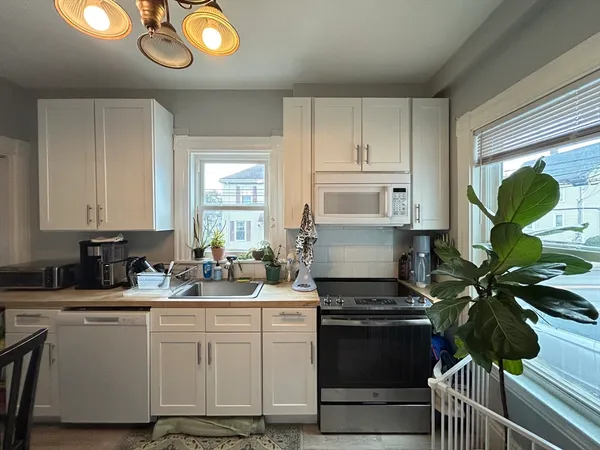$3,500 | 70 Francis Street, Unit 70, Waltham, MA 02451