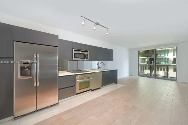 $419,000 | 31 Southeast 6th Street, Unit 406, Miami, FL 33131