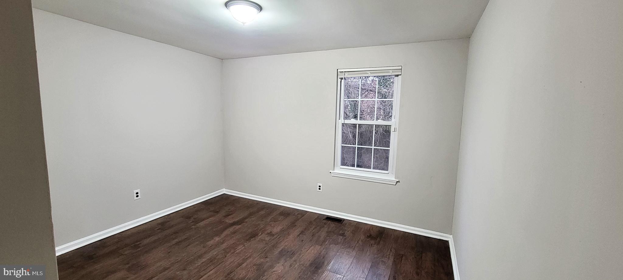 22 Summit Court Clementon, NJ 08021 - Photo 23 of 33 Bedroom 2