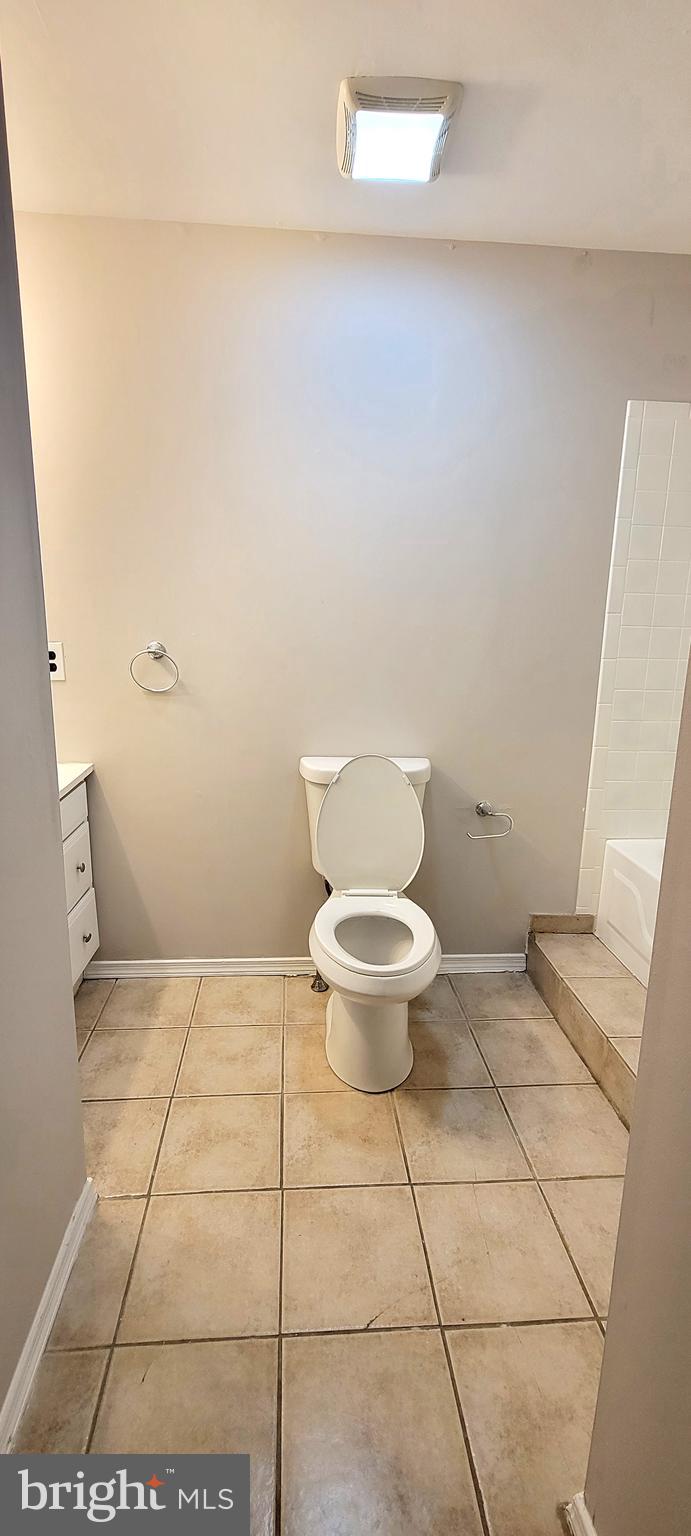 22 Summit Court Clementon, NJ 08021 - Photo 26 of 33 Guest bathroom