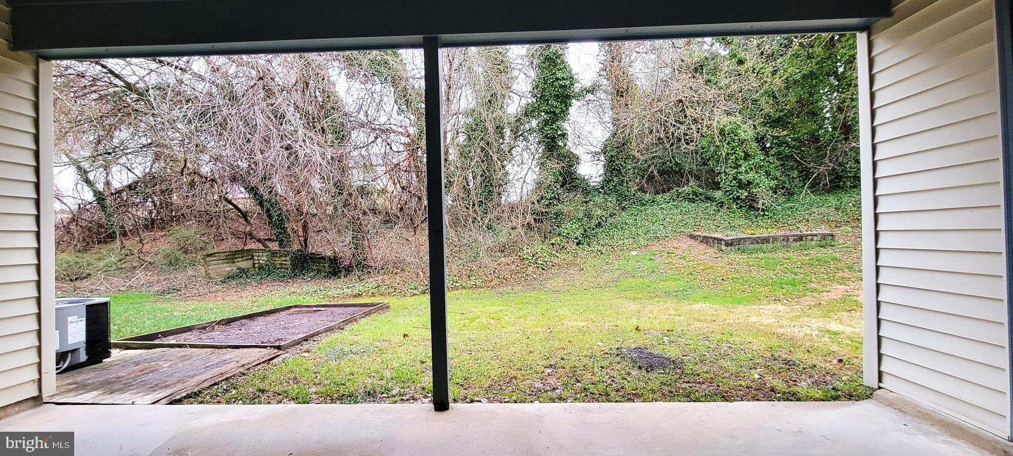 22 Summit Court Clementon, NJ 08021 - Photo 29 of 33 Backyard view