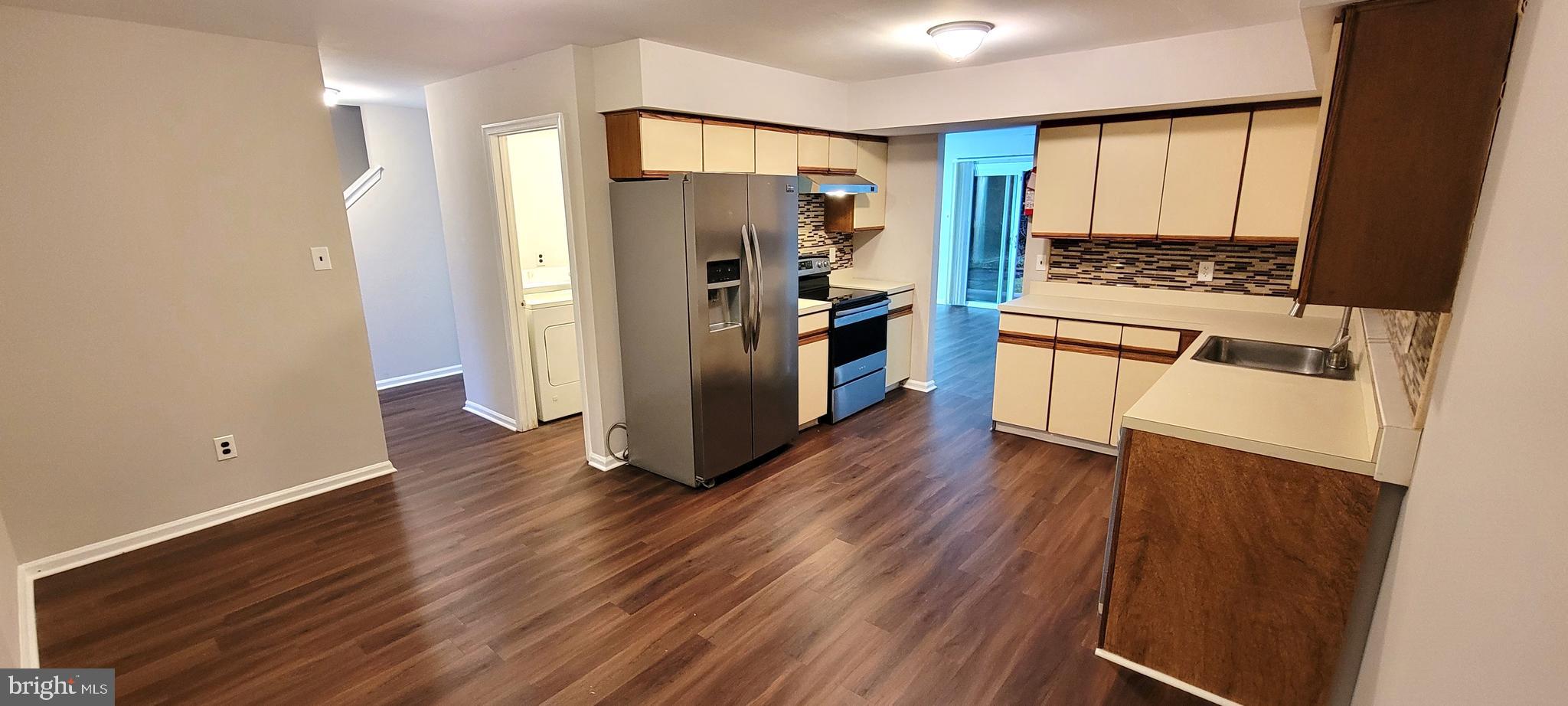 22 Summit Court Clementon, NJ 08021 - Photo 7 of 33 Kitchen