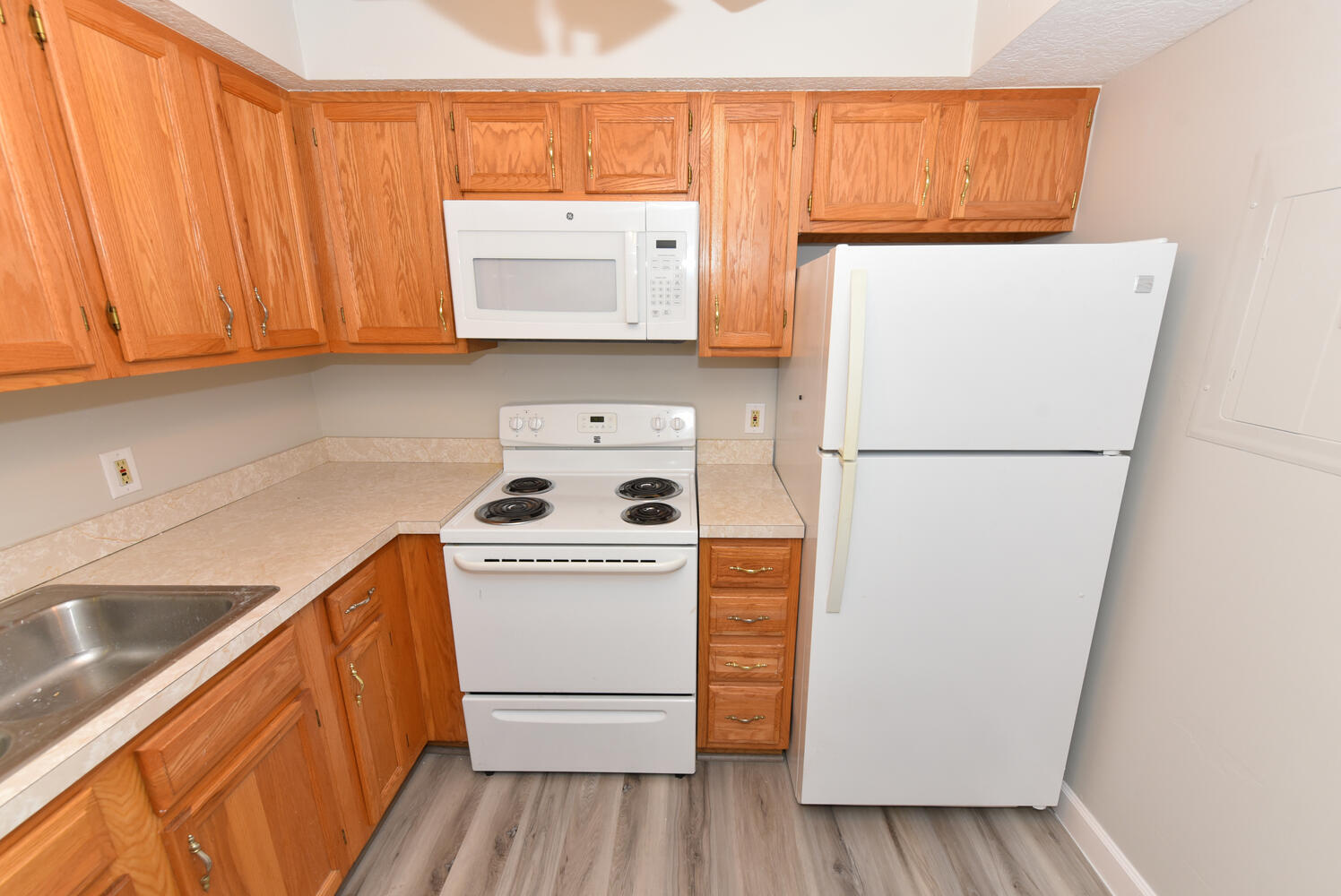 950 South Kanner Highway, Unit E4 Stuart, FL 34994 - Photo 11 of 28 950 S Kanner Hwy Unit e 4-large-008-007-