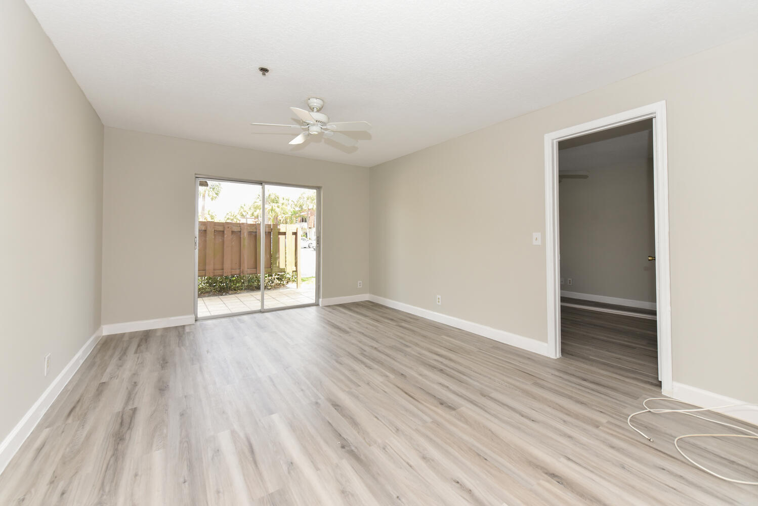 950 South Kanner Highway, Unit E4 Stuart, FL 34994 - Photo 14 of 28 950 S Kanner Hwy Unit e 4-large-011-009-