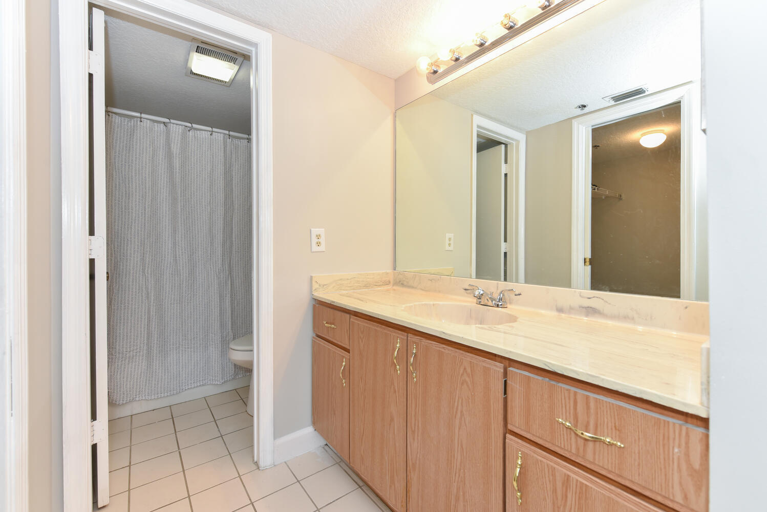 950 South Kanner Highway, Unit E4 Stuart, FL 34994 - Photo 17 of 28 950 S Kanner Hwy Unit e 4-large-014-014-