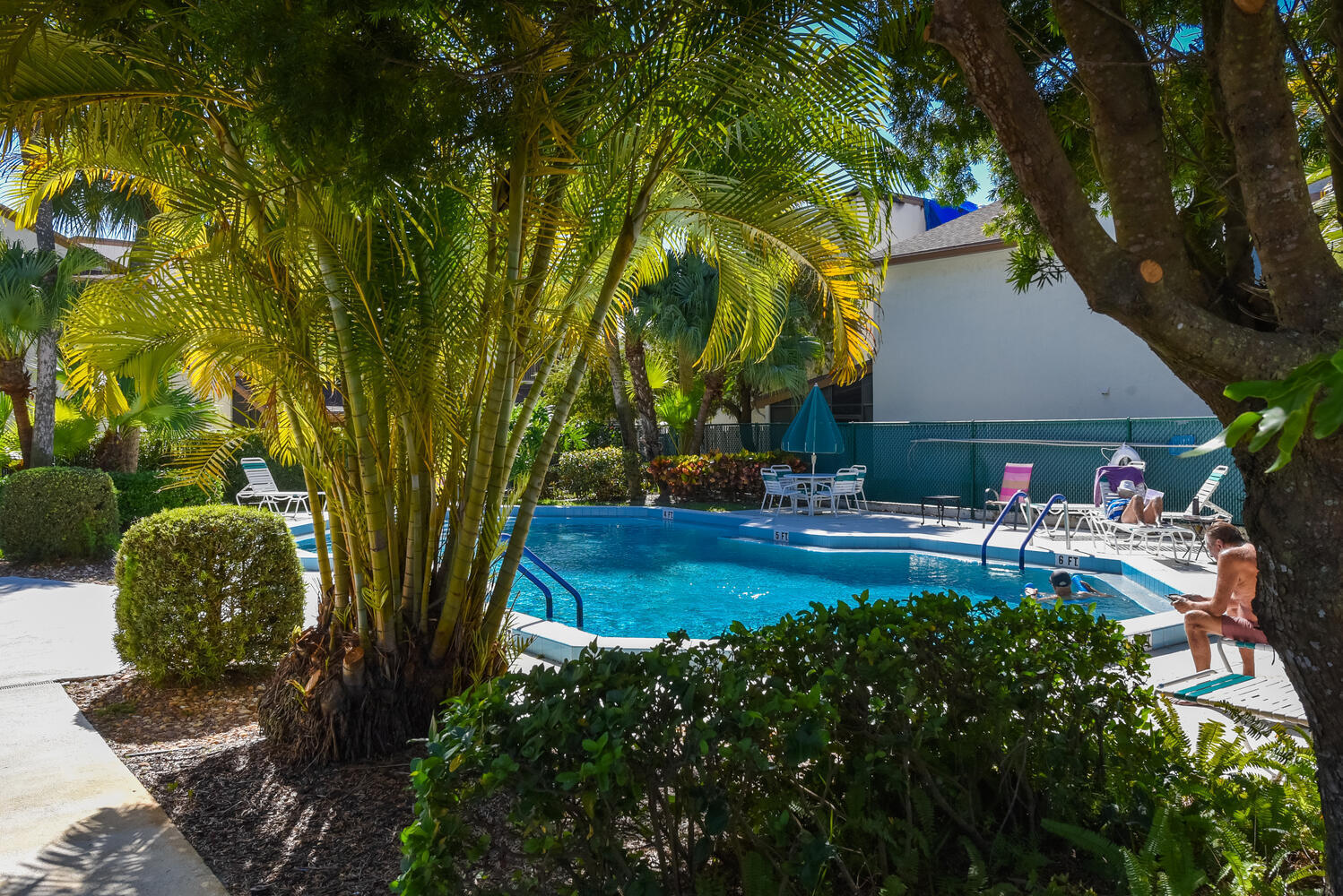 950 South Kanner Highway, Unit E4 Stuart, FL 34994 - Photo 2 of 28 950 S Kanner Hwy Unit e 4-large-027-011-