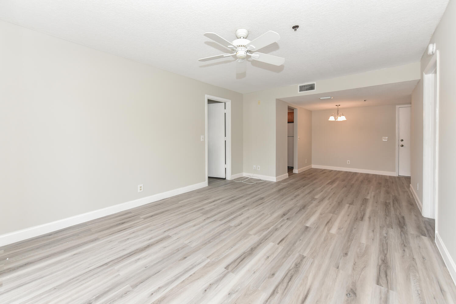 950 South Kanner Highway, Unit E4 Stuart, FL 34994 - Photo 22 of 28 950 S Kanner Hwy Unit e 4-large-019-010-