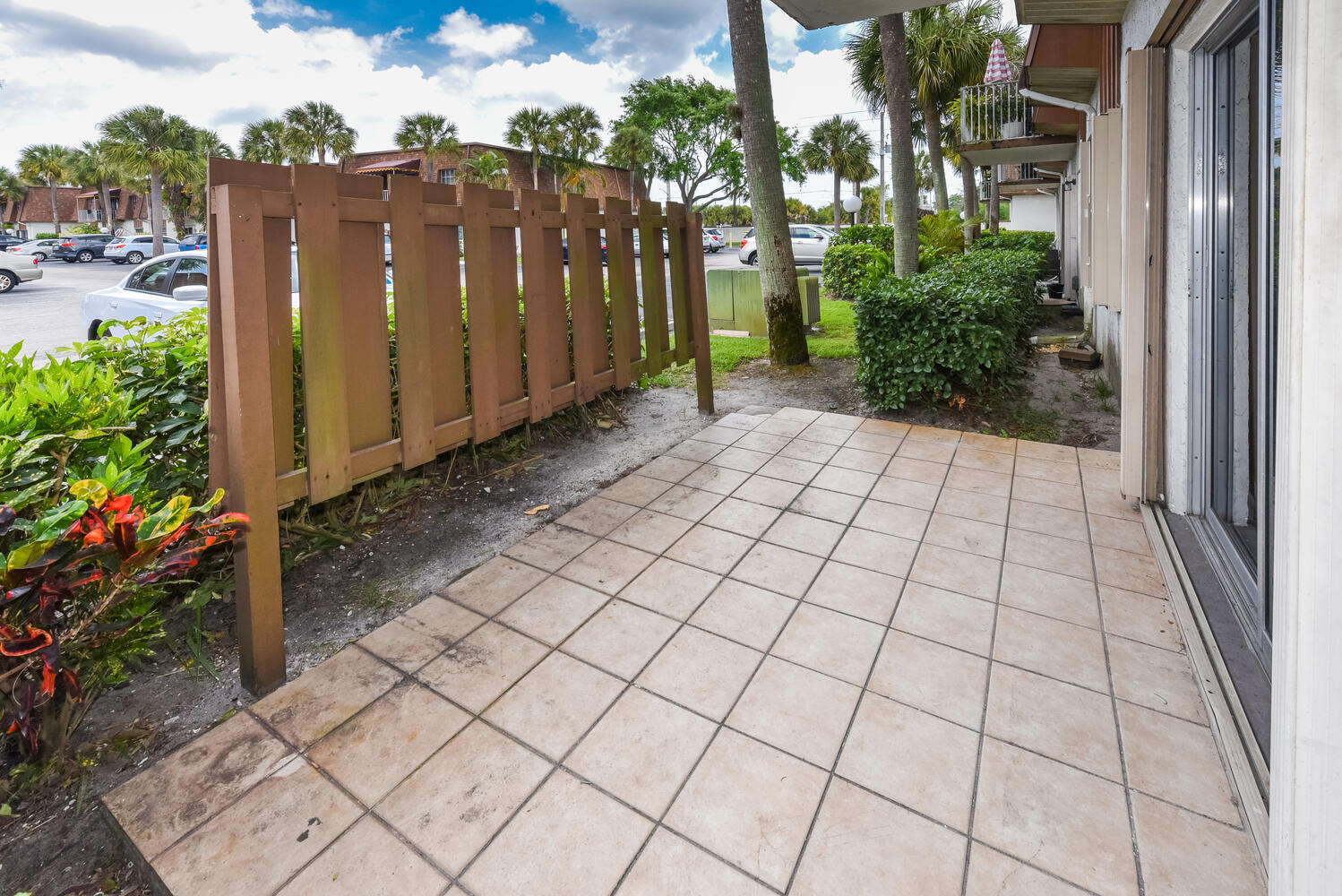 950 South Kanner Highway, Unit E4 Stuart, FL 34994 - Photo 8 of 28 950 S Kanner Hwy Unit e 4-large-005-023-