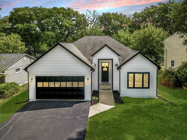 $498,999 | 33485 North Mill Road, Grayslake, IL 60030