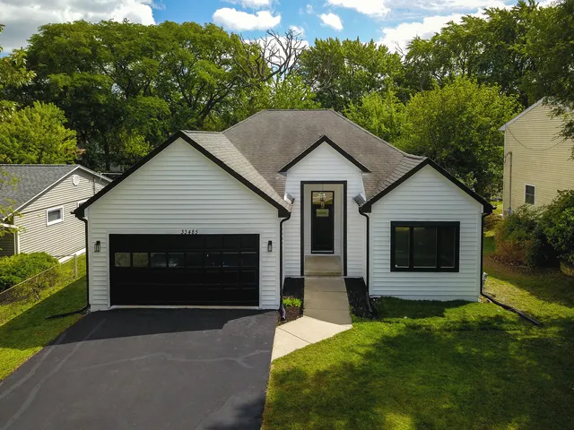$499,000 | 33485 North Mill Road, Grayslake, IL 60030
