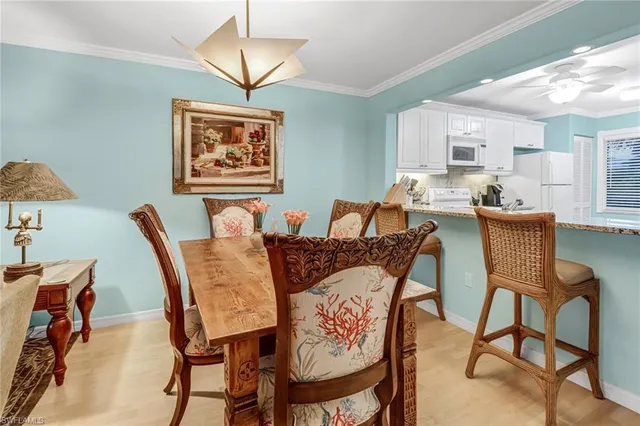 $1,999 | 3041 Sandpiper Bay Circle, Unit H201, Naples, FL 34112