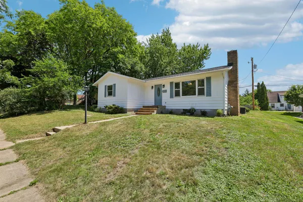 $250,000 | 618 East Conant Street, Portage, WI 53901