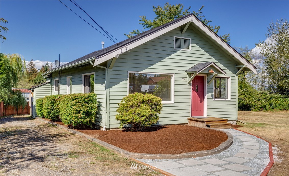 710 East Smith Road Bellingham, WA 98226 - Photo 1 of 20