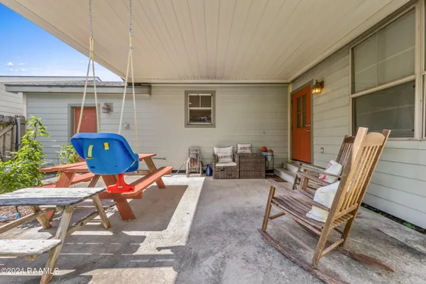 $1,975 | 231 Brookside Drive, Lafayette, LA 70506