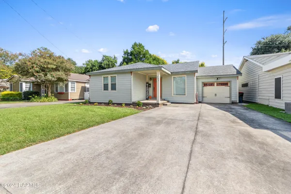 $1,975 | 231 Brookside Drive, Lafayette, LA 70506