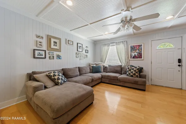 $1,975 | 231 Brookside Drive, Lafayette, LA 70506