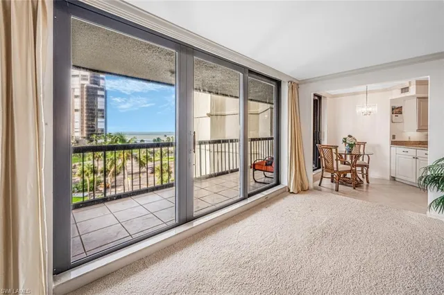 a view of livingroom with furniture