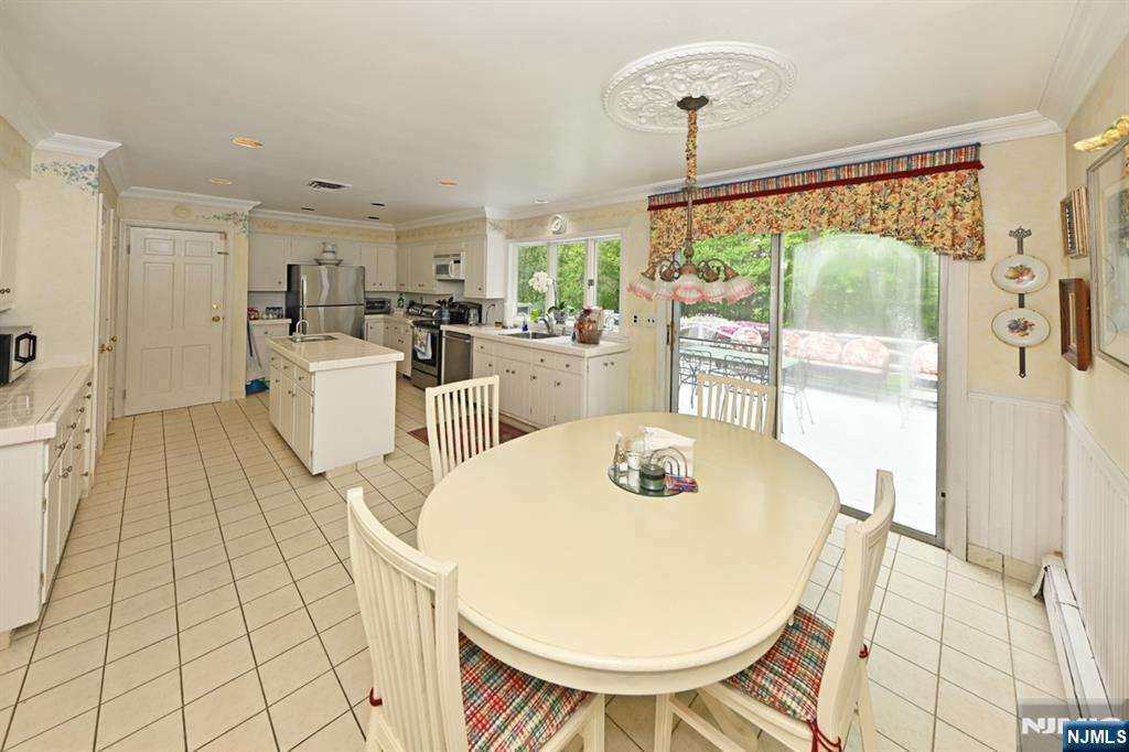 16 Knollwood Road Upper Saddle River, NJ 07458 - Photo 14 of 43