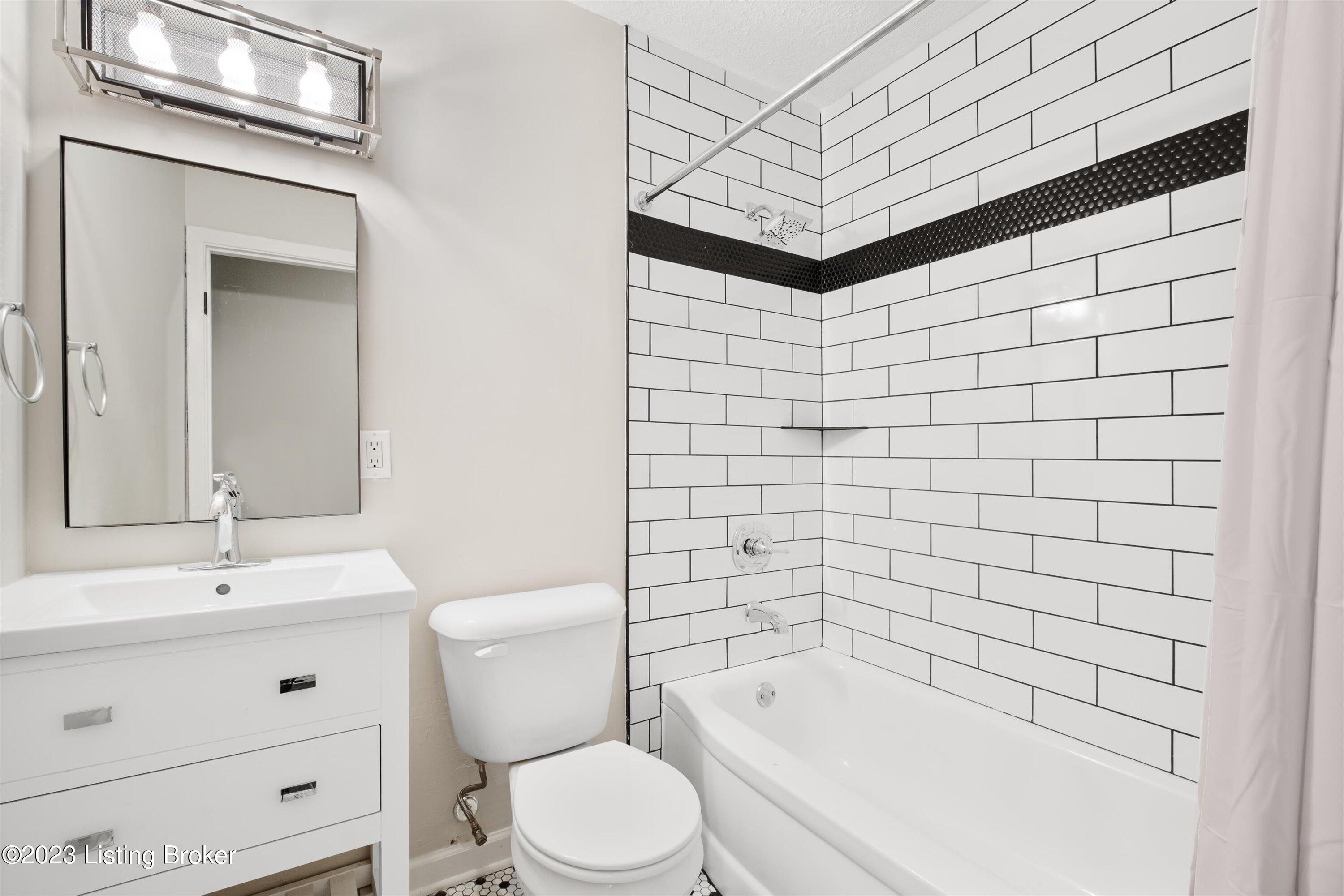 304 Fox Run Road Louisville, KY 40207 - Photo 21 of 24 21-304FoxRun-063