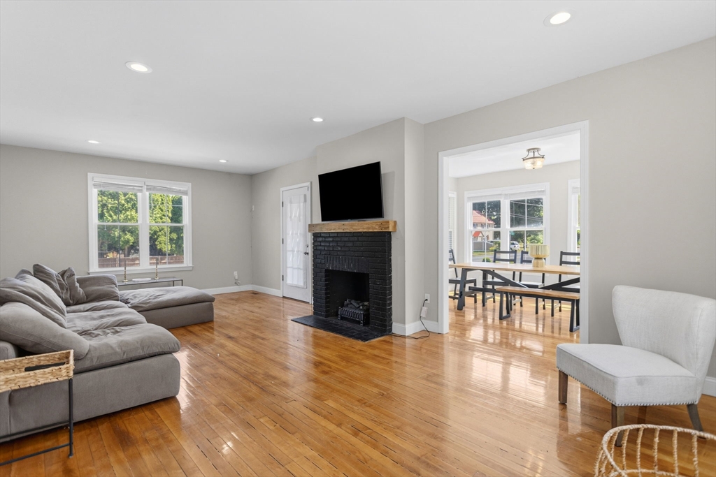 1159 River Road Agawam, MA 01001 - Photo 8 of 42