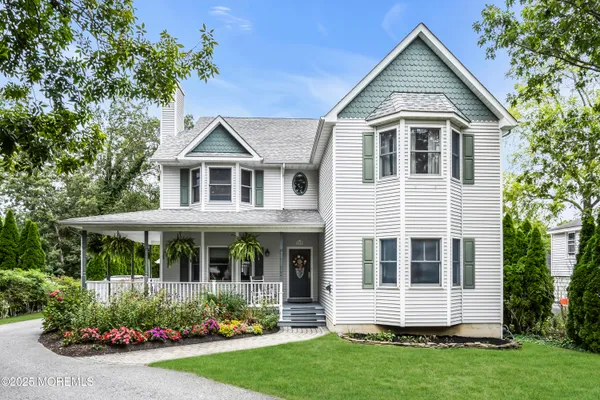 $950,000 | 802 Washington Street, Toms River, NJ 08753