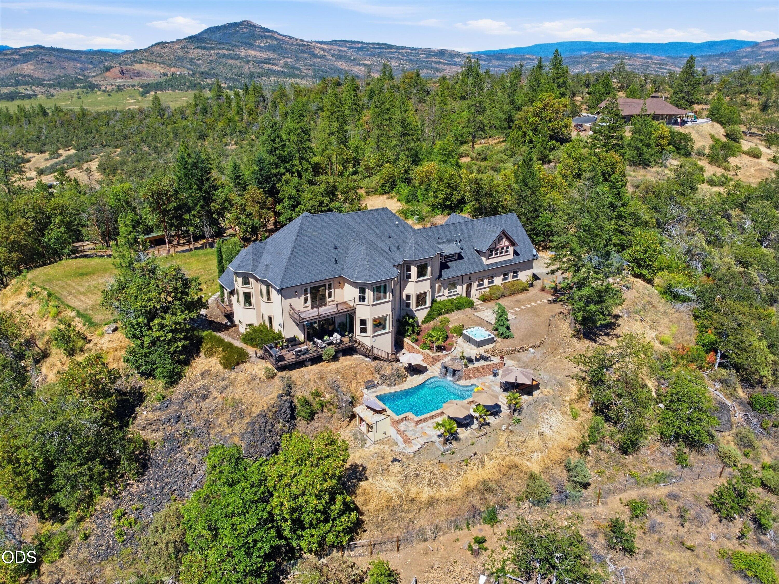 15202 Richards Way Eagle Point, OR 97524 - Photo 125 of 129