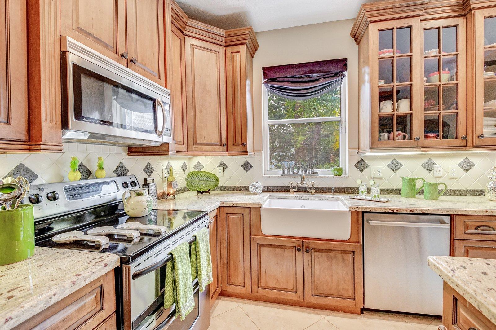 8462 Vía D Oro Boca Raton, FL 33433 - Photo 16 of 58 K