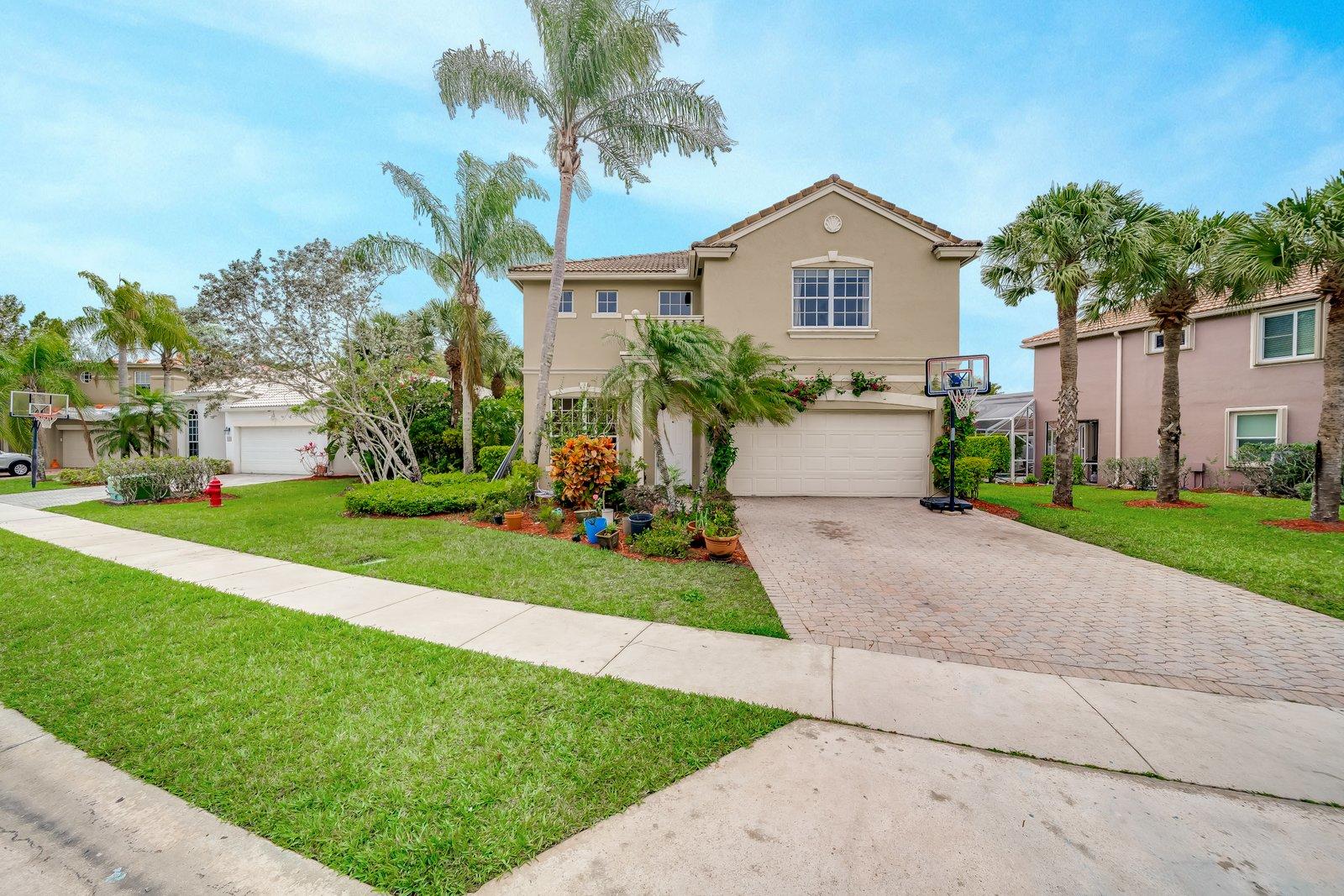 8462 Vía D Oro Boca Raton, FL 33433 - Photo 2 of 58 8462 Via