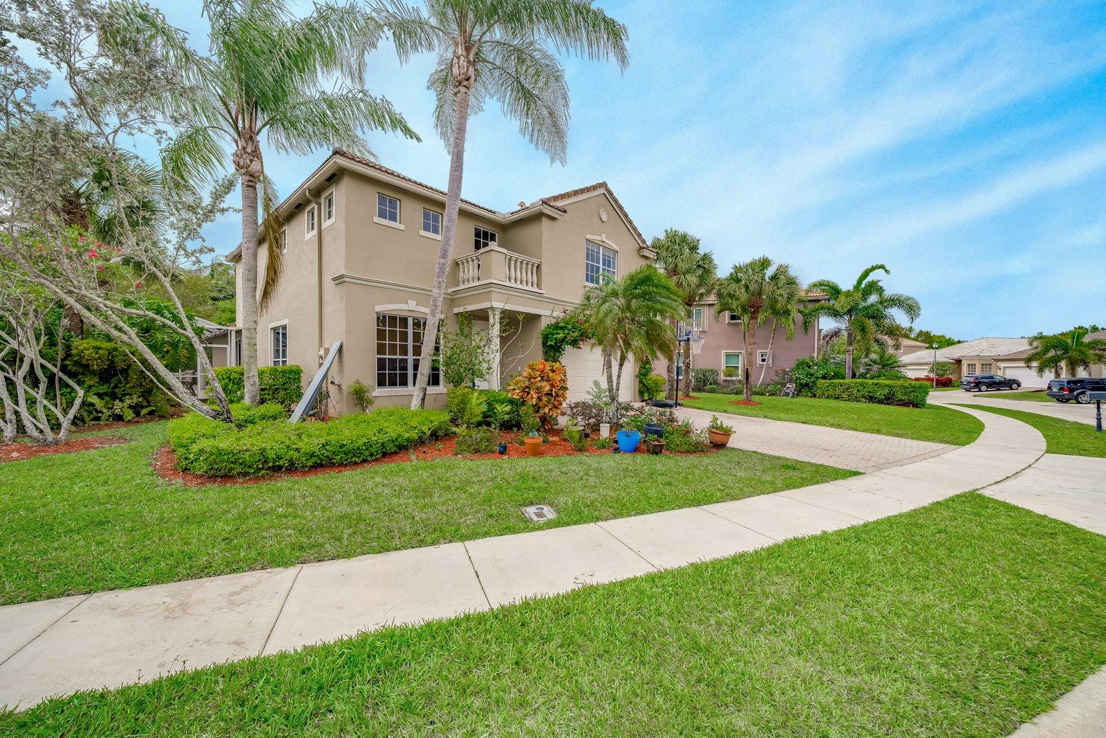 8462 Vía D Oro Boca Raton, FL 33433 - Photo 3 of 58 8462 Via