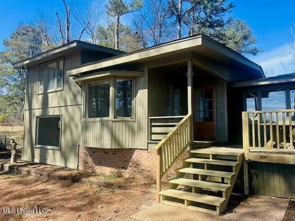 $199,000 | 205 West Dewey Camp Drive, Florence, MS 39073